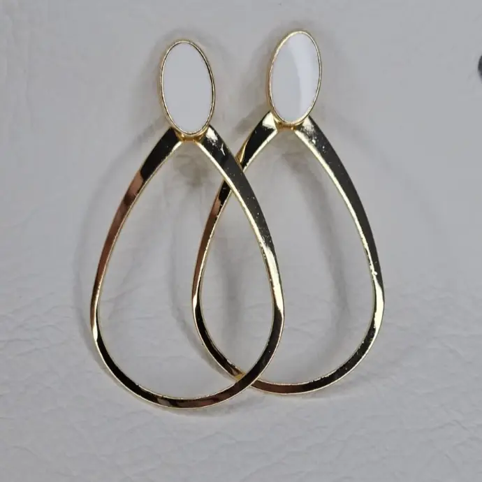 Jatuh (Rouge carmin)